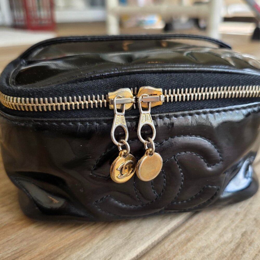 Chanel Cosmetic CC Black Patent Case